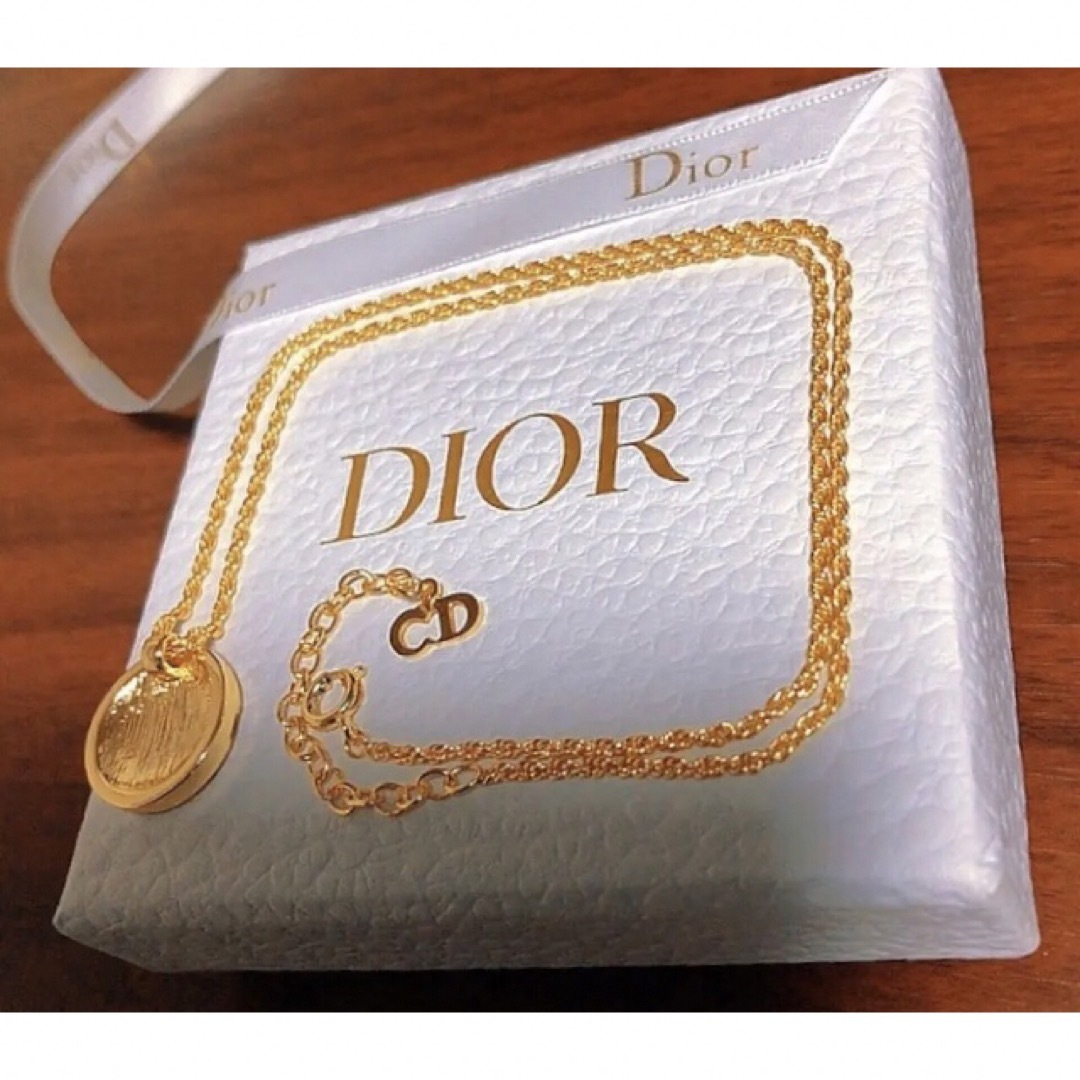 Christian Dior 可愛いCD シンプル ネックレス上品 ゴールド