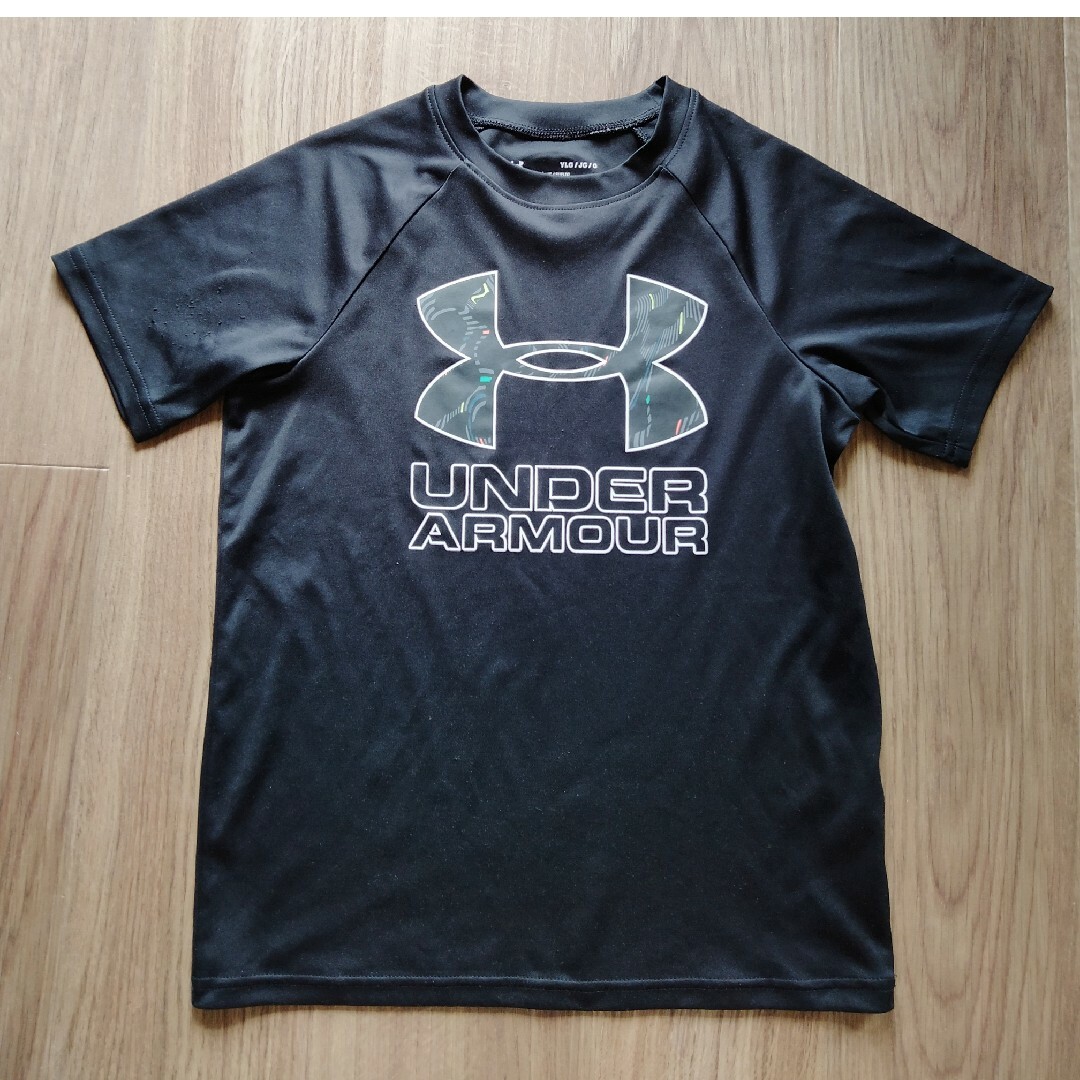 UNDER ARMOUR(アンダーアーマー)の140　Ｔシャツ　ハーフパンツ　男の子　まとめ売り キッズ/ベビー/マタニティのキッズ服男の子用(90cm~)(Tシャツ/カットソー)の商品写真