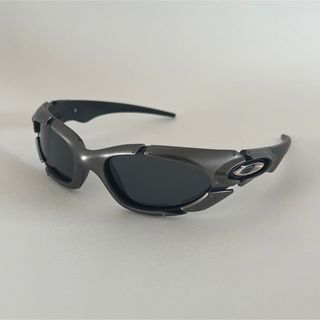 新品 OAKLEY プレート ブラック　シルバー グレー