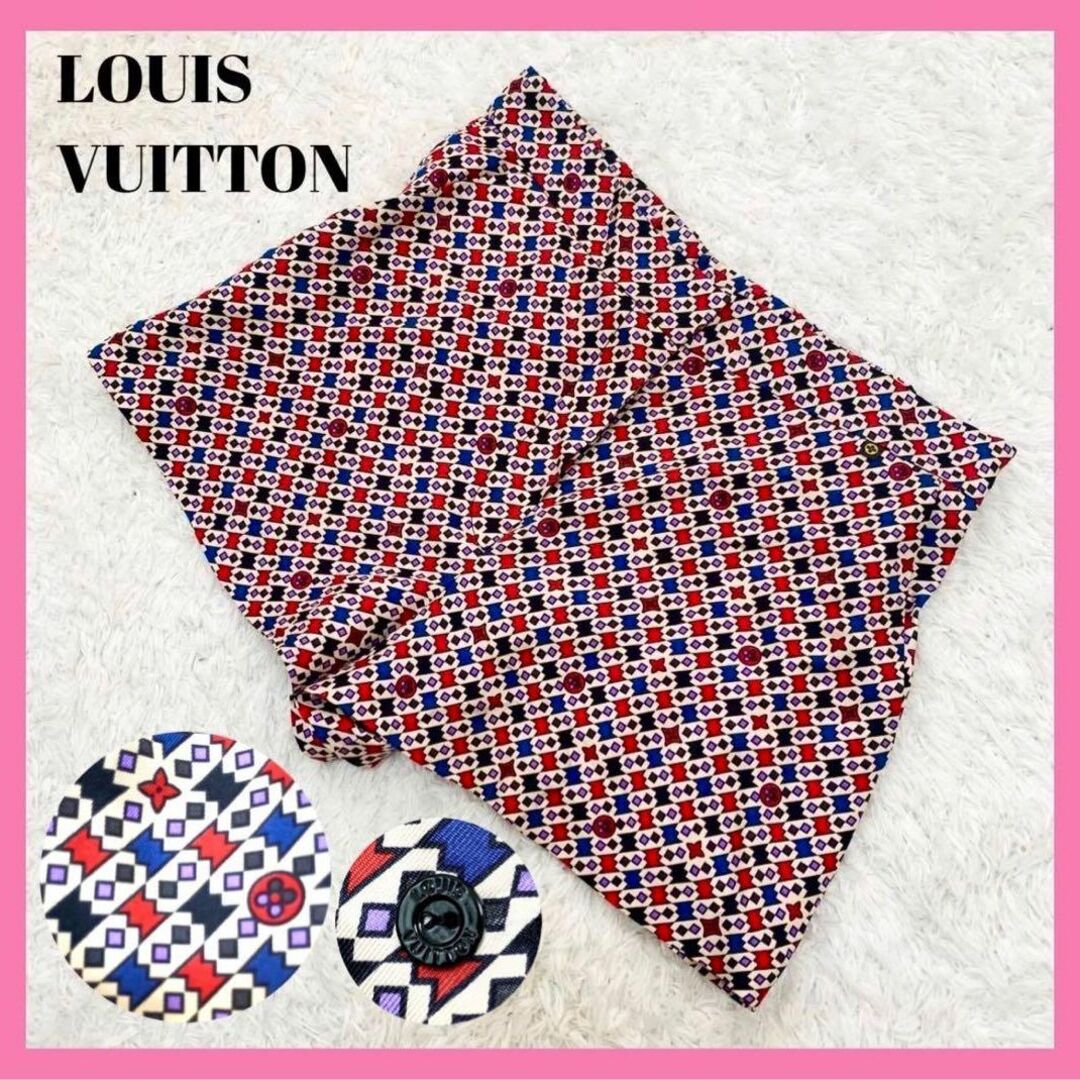 LOUIS VUITTON(ルイヴィトン)の極美品✨ルイヴィトン ショートパンツ シルク100% 総柄 レッド ブルー 36 レディースのパンツ(ショートパンツ)の商品写真