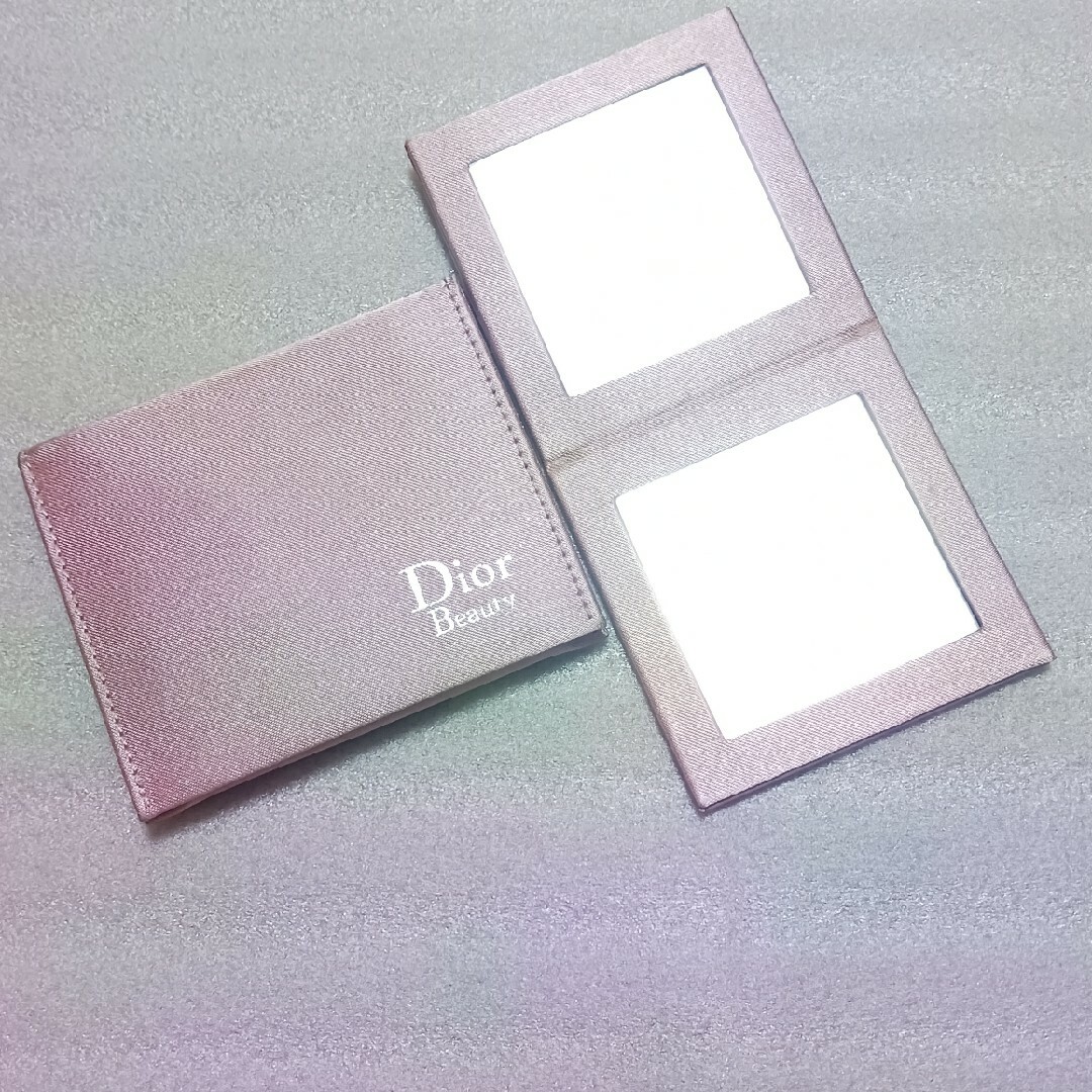 Dior(ディオール)の新品🌟女性なら１つは持っておきたいハイブランド小物❗可愛いピンクの折り畳ミラー レディースのファッション小物(ミラー)の商品写真