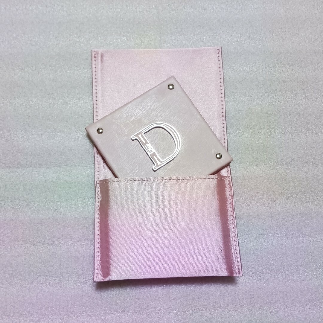 Dior(ディオール)の新品🌟女性なら１つは持っておきたいハイブランド小物❗可愛いピンクの折り畳ミラー レディースのファッション小物(ミラー)の商品写真
