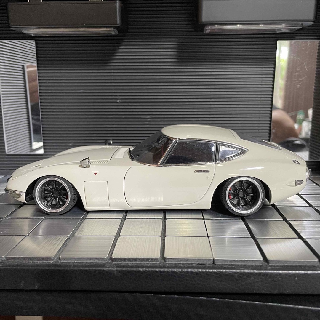 AUTOart(オートアート)のオートアート 1/18トヨタ 2000GT クーペ（カスタム仕様) エンタメ/ホビーのおもちゃ/ぬいぐるみ(ミニカー)の商品写真