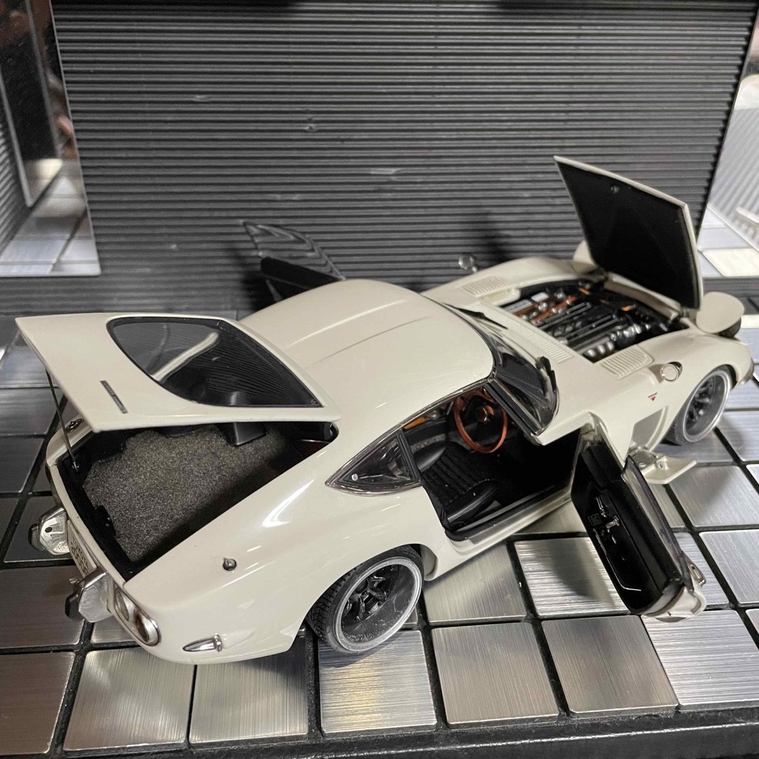AUTOart - オートアート 1/18トヨタ 2000GT クーペ(カスタム仕様)の