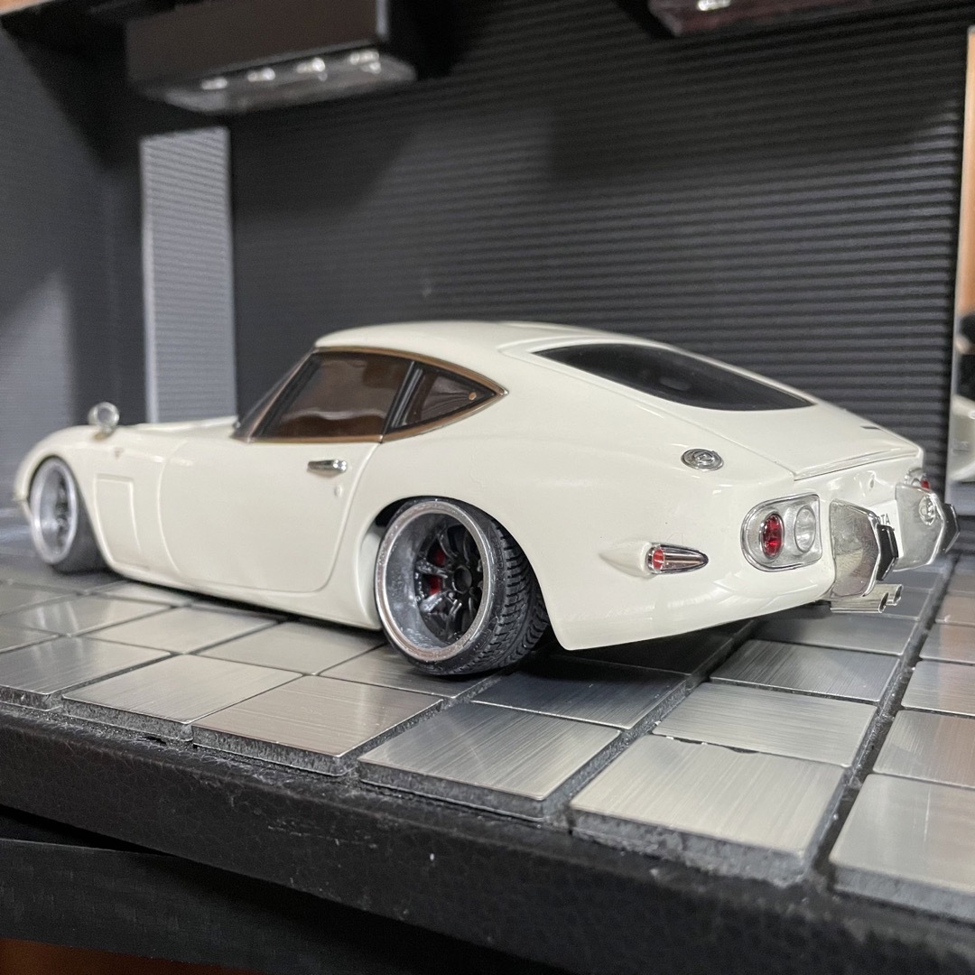 AUTOart(オートアート)のオートアート 1/18トヨタ 2000GT クーペ（カスタム仕様) エンタメ/ホビーのおもちゃ/ぬいぐるみ(ミニカー)の商品写真