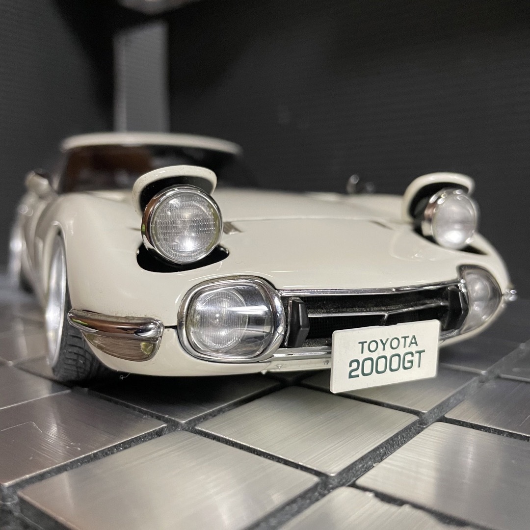 AUTOart(オートアート)のオートアート 1/18トヨタ 2000GT クーペ（カスタム仕様) エンタメ/ホビーのおもちゃ/ぬいぐるみ(ミニカー)の商品写真