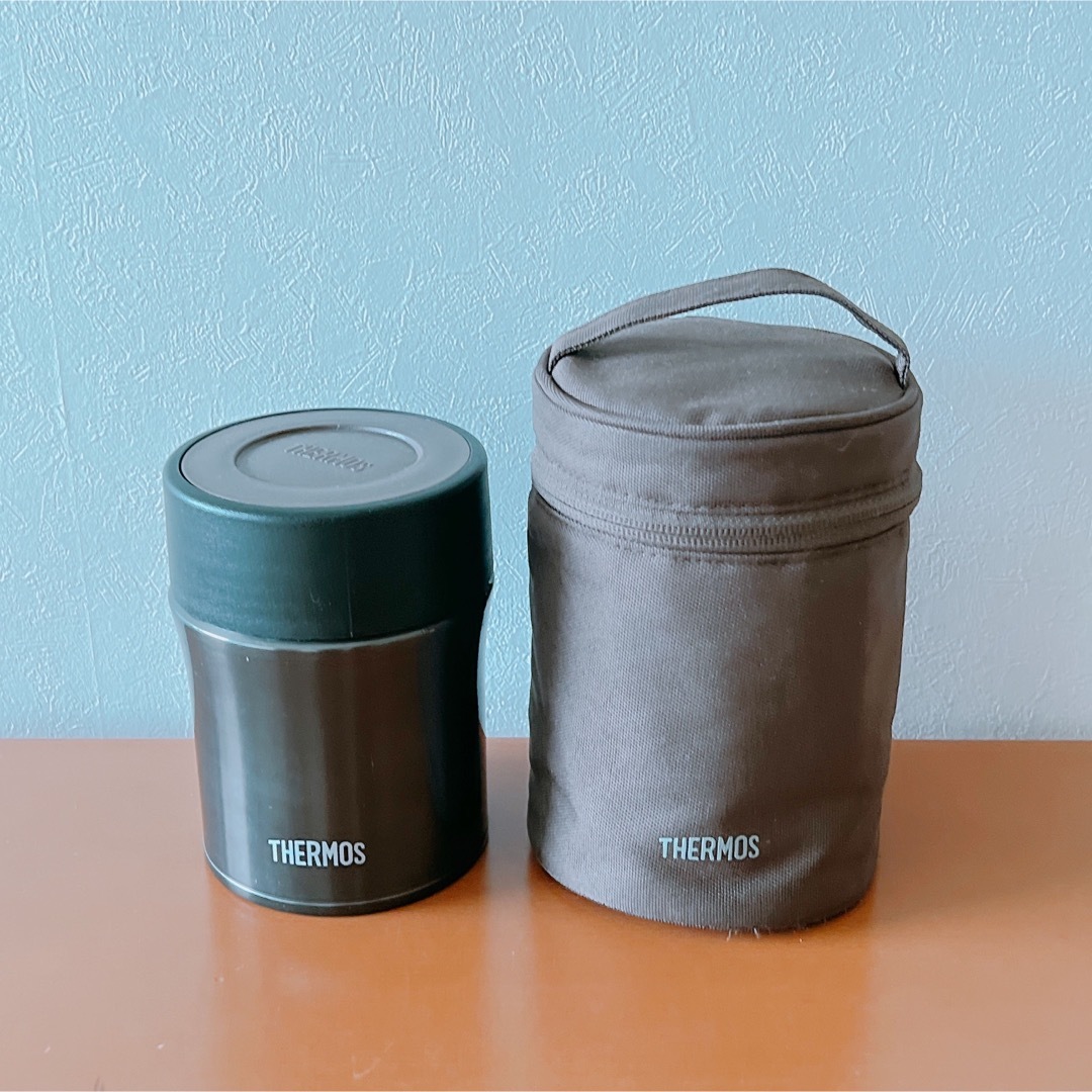 THERMOS(サーモス)のサーモス 真空断熱フードコンテナーとポーチ 0.5L ブラックJBM-500BK インテリア/住まい/日用品のキッチン/食器(弁当用品)の商品写真