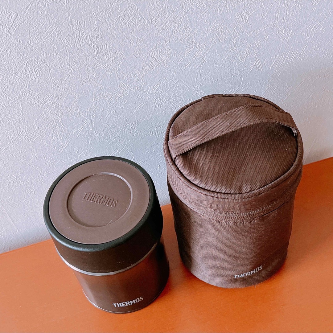 THERMOS(サーモス)のサーモス 真空断熱フードコンテナーとポーチ 0.5L ブラックJBM-500BK インテリア/住まい/日用品のキッチン/食器(弁当用品)の商品写真