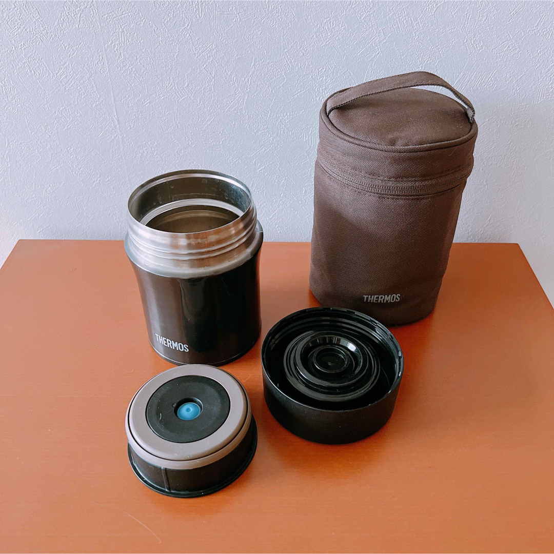 THERMOS(サーモス)のサーモス 真空断熱フードコンテナーとポーチ 0.5L ブラックJBM-500BK インテリア/住まい/日用品のキッチン/食器(弁当用品)の商品写真