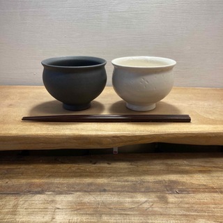 新品　陶器　陶芸作家　黒の冷茶カップ2個(食器)