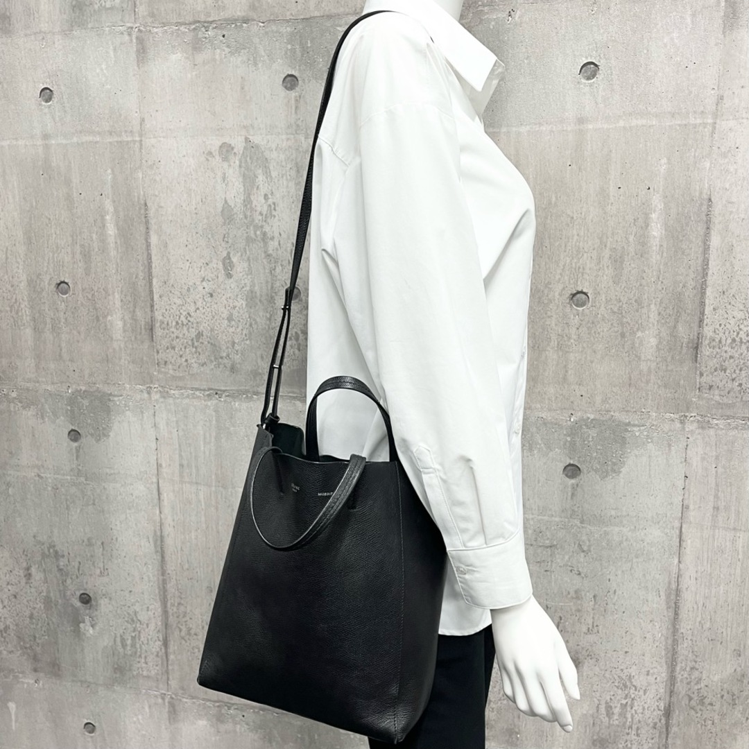 celine(セリーヌ)の【限定価格】CELINE セリーヌ 2WAY バーティカルカバ スモール ハンドバッグ ショルダーバッグ 肩掛け 斜め掛け 鞄 かばん レザー    ブラック 黒 シルバー金具 レディース 定番【中古品】 レディースのバッグ(ショルダーバッグ)の商品写真