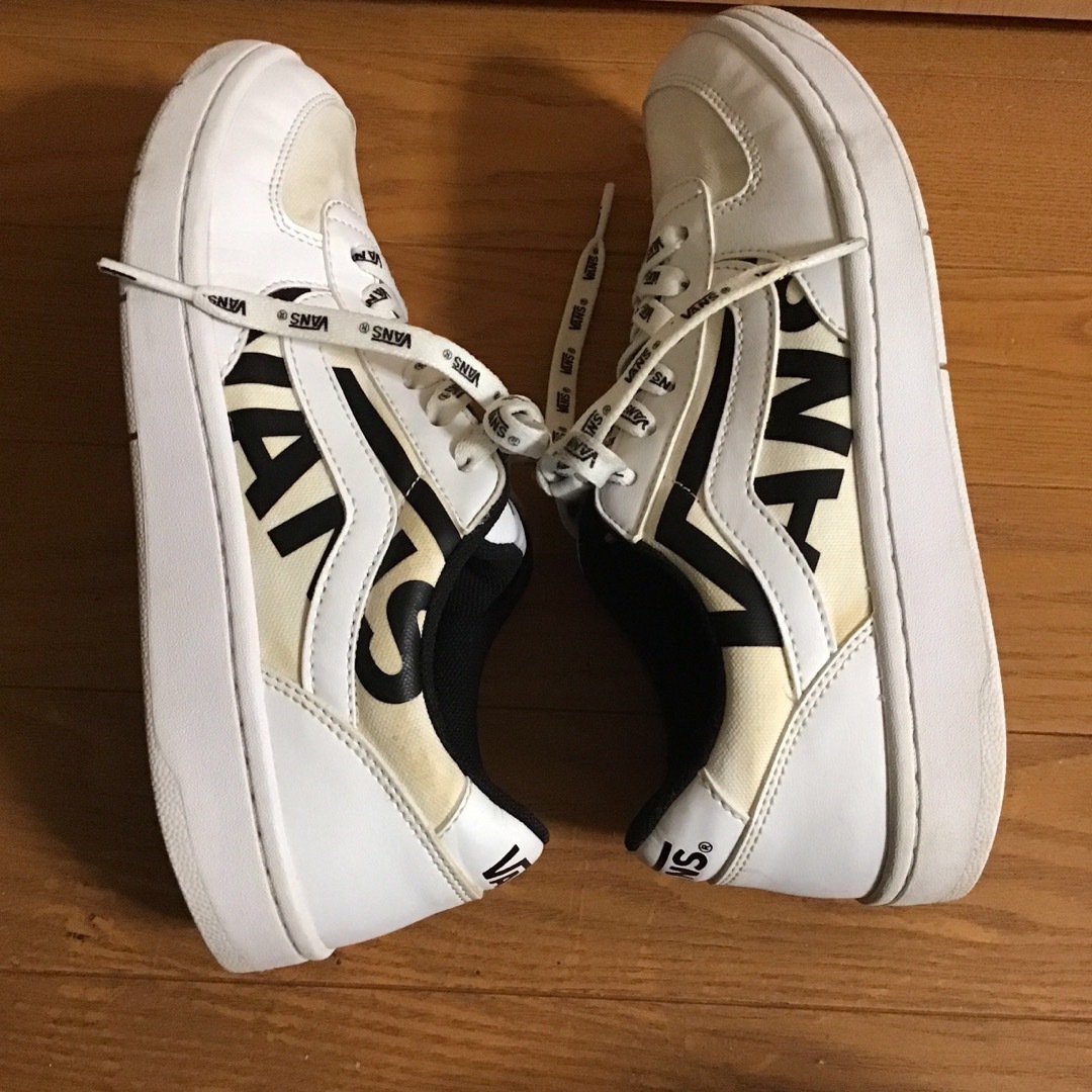 バンズ VANS スニーカー レディース 白 23.5 - スニーカー