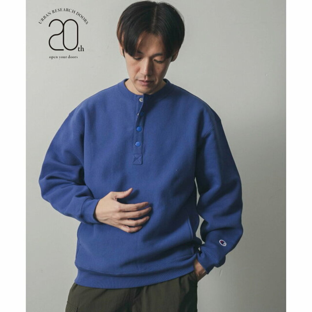 URBAN RESEARCH DOORS(アーバンリサーチドアーズ)の【M.BLUE】『別注』Champion*DOORS 20th RW HALF SNAP CREW メンズのトップス(スウェット)の商品写真