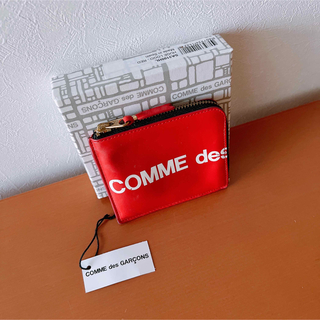ウォレットコムデギャルソン(WALLET COMME des GARCONS)のCOMME des GARCONS コムデギャルソンHUGE LOGO ミニ財布(折り財布)