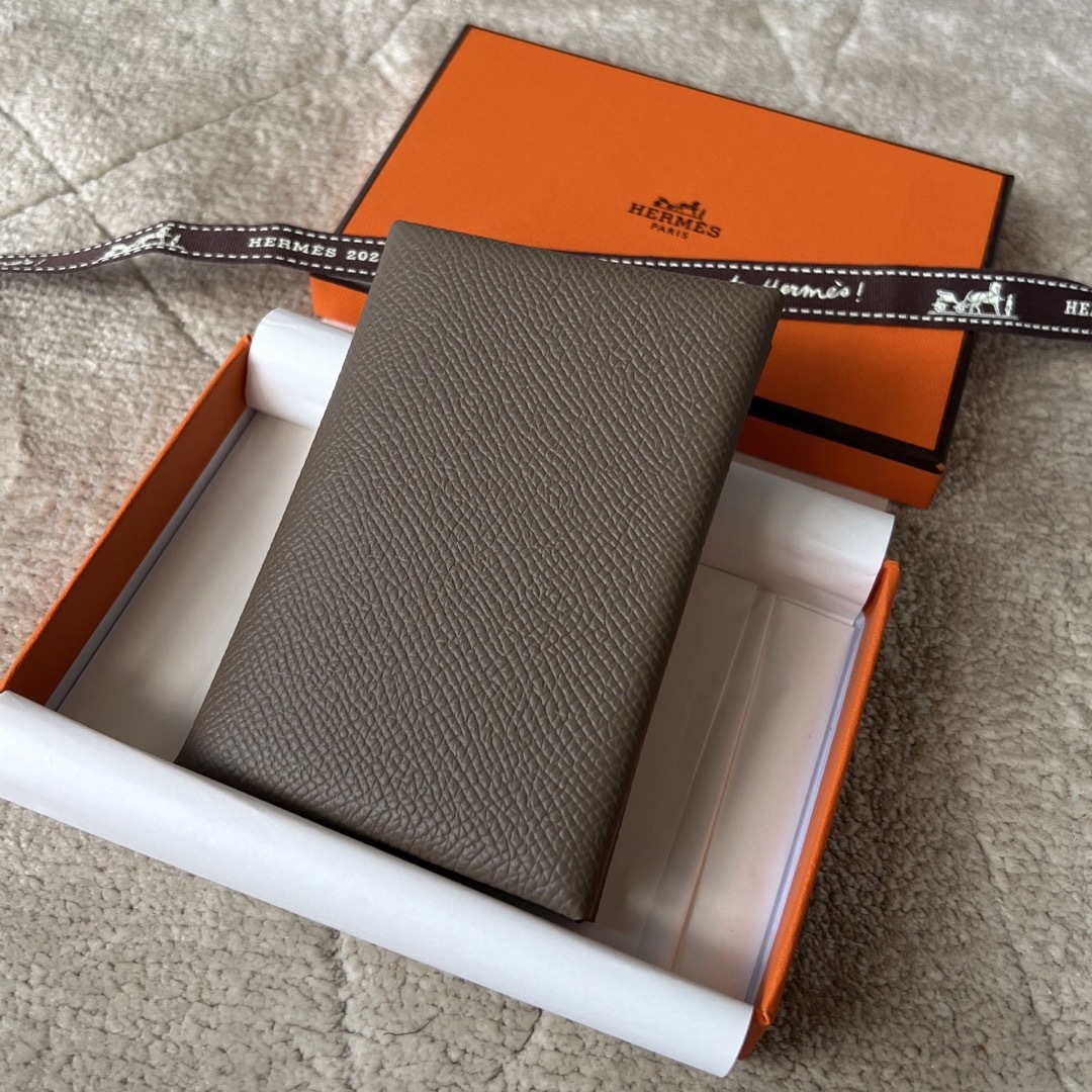 Hermes   エルメスカルヴィデュオエトゥープ新品未使用