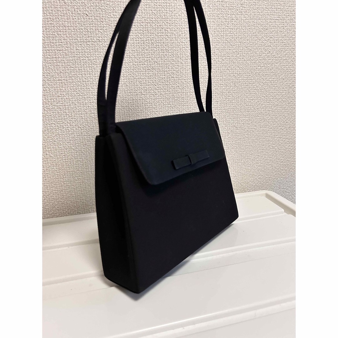 CARVEN(カルヴェン)のCARVEN カルヴェン 冠婚葬祭 ハンドバッグ 黒フォーマルバッグ レディースのバッグ(ハンドバッグ)の商品写真