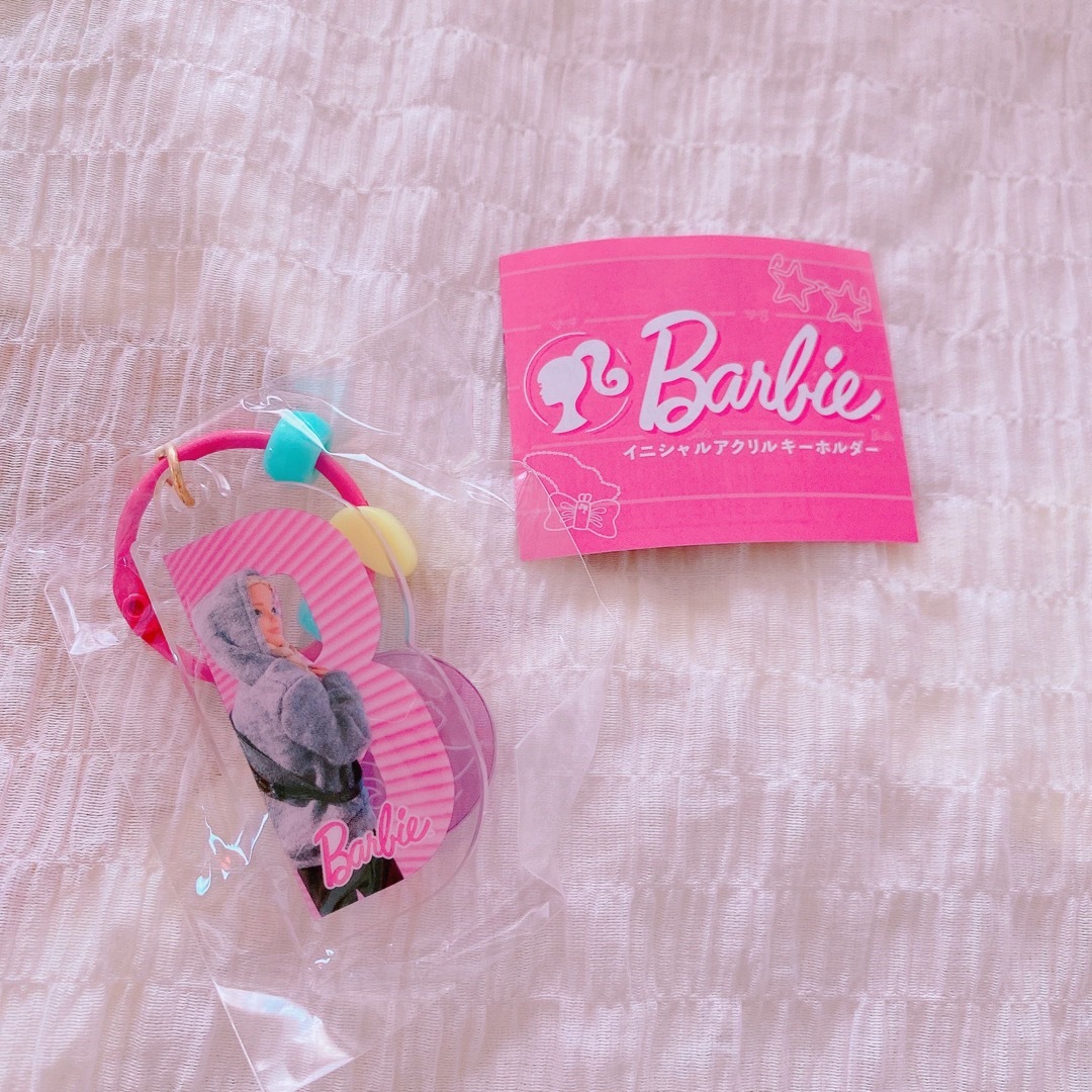 Barbie(バービー)の新品 Barbieイニシャルアクリルキーホルダー エンタメ/ホビーのおもちゃ/ぬいぐるみ(キャラクターグッズ)の商品写真