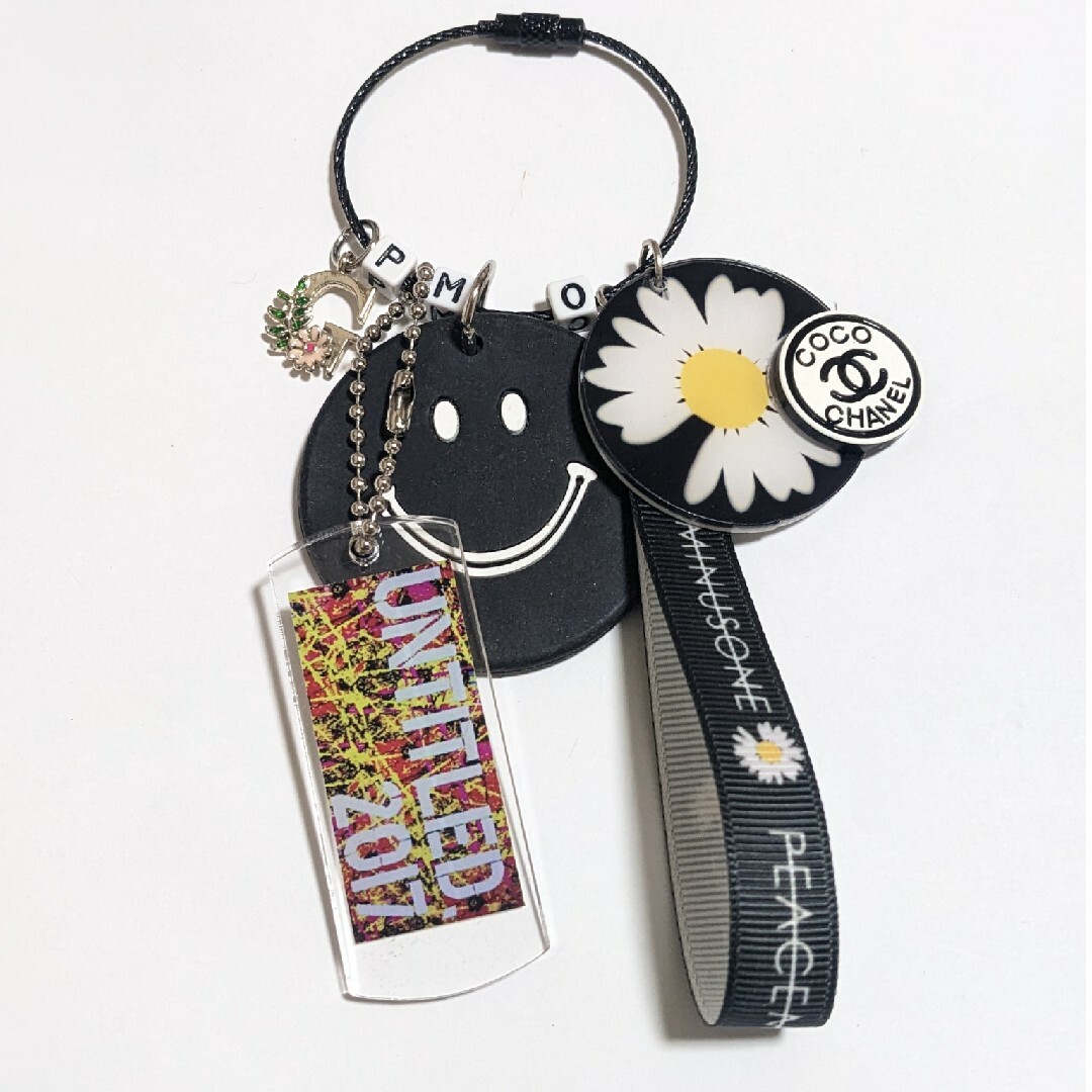 PEACEMINUSONE(ピースマイナスワン)の💗G-DRAGON ジャラジャラ キーリング/黒系💗ジヨン GD レディースのファッション小物(キーホルダー)の商品写真