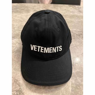 ヴェトモン(VETEMENTS)のVETEMENTS ブラックキャップ(キャップ)