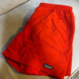 パタゴニア(patagonia)のパタゴニアバギーパンツ（赤）(ショートパンツ)