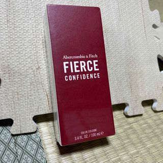 Abercrombie&Fitch - Abercrombie and Fitch フィアス confidenceの
