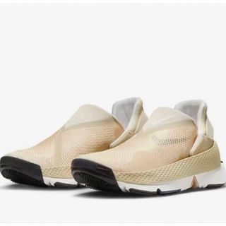 NIKE ゴーフライイーズ ベージュの通販 by 86|ラクマ