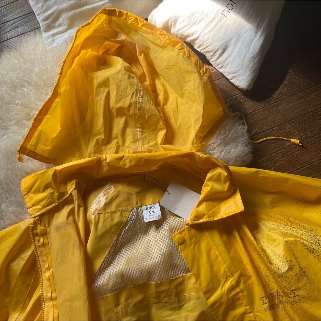 JOHN LAWRENCE SULLIVAN(ジョンローレンスサリバン)のSERAPIS セラピス rain coat Aura Yellow メンズのジャケット/アウター(ナイロンジャケット)の商品写真