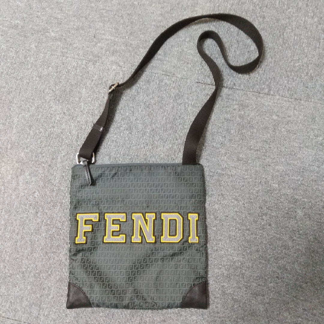 【FENDI】ズッカ柄 ナイロン サコッシュ