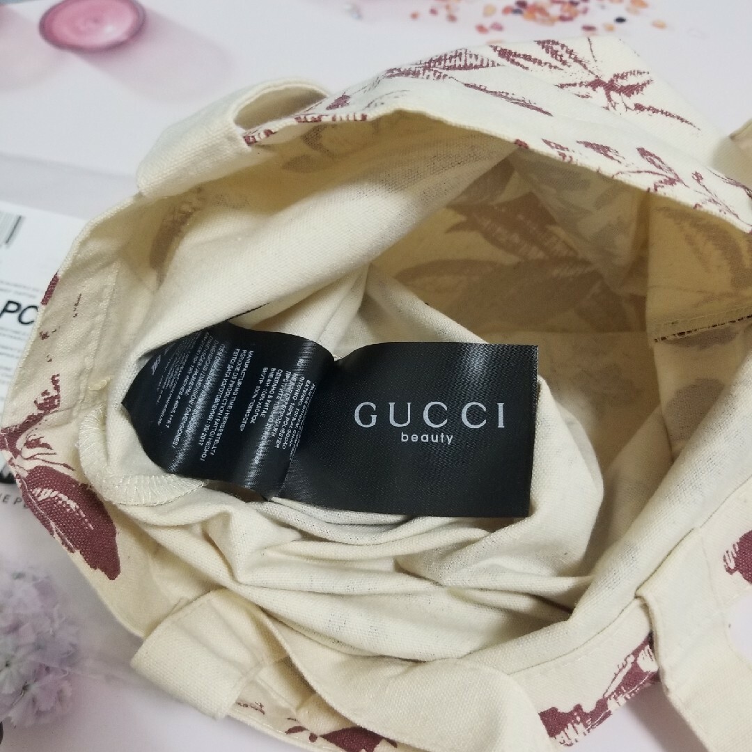 Gucci(グッチ)の【新品】GUCCI　 グッチ トートバッグ  ノベルティ　レッド レディースのバッグ(トートバッグ)の商品写真