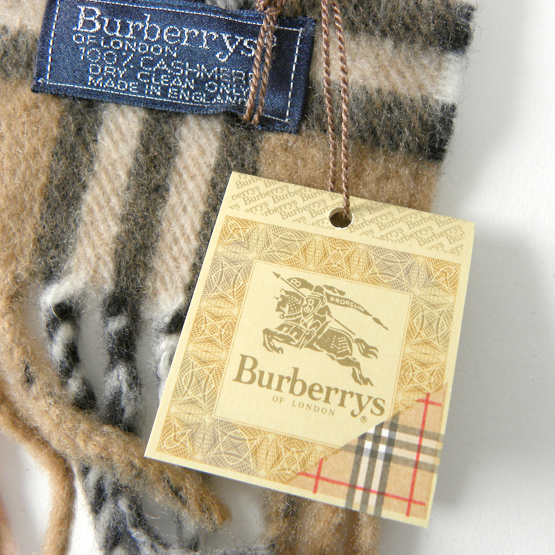 BURBERRY(バーバリー)の英国製 未使用タグ付 ノバチェック柄カシミヤフリンジマフラー ストール レディースのファッション小物(マフラー/ショール)の商品写真