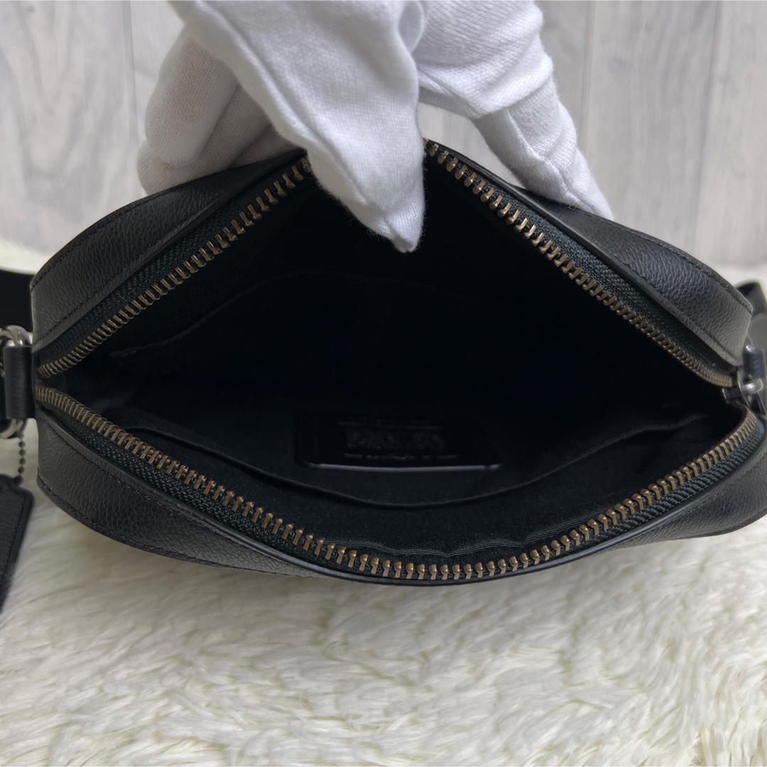 人気♡タグ付♡極美品♡縦長ショルダー♡コーチ レザー ショルダーバッグ チャーム
