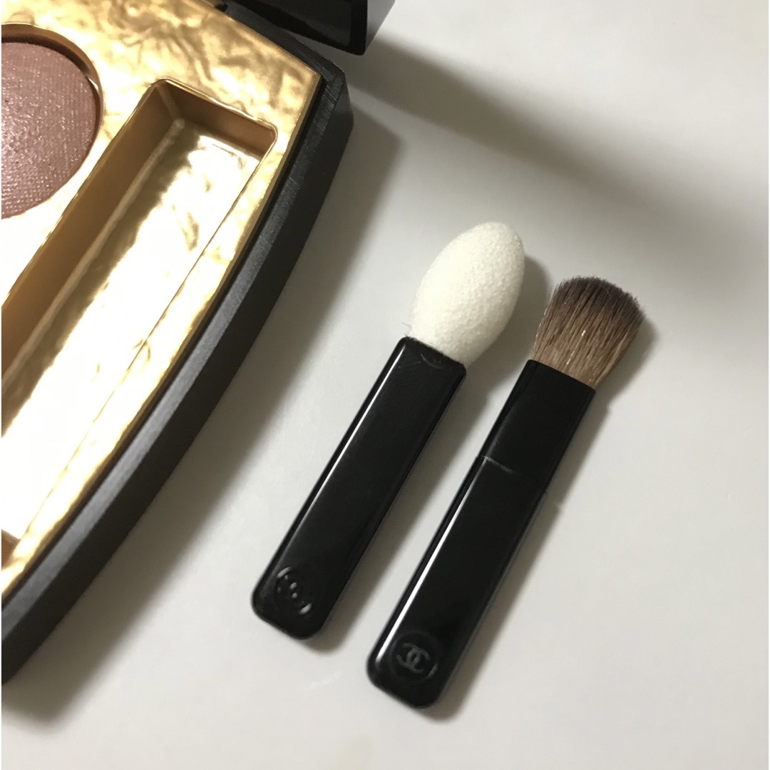 CHANEL(シャネル)の【未使用】CHANELレキャトルオンブル　チップ.ブラシ コスメ/美容のメイク道具/ケアグッズ(ブラシ・チップ)の商品写真