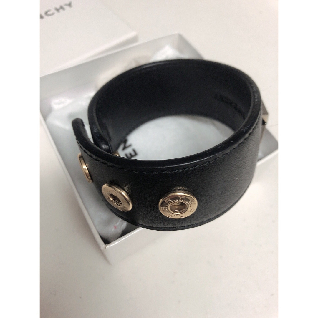 【美品】GIVENCHYジバンシー⭐︎マグネットピアス⭐︎星