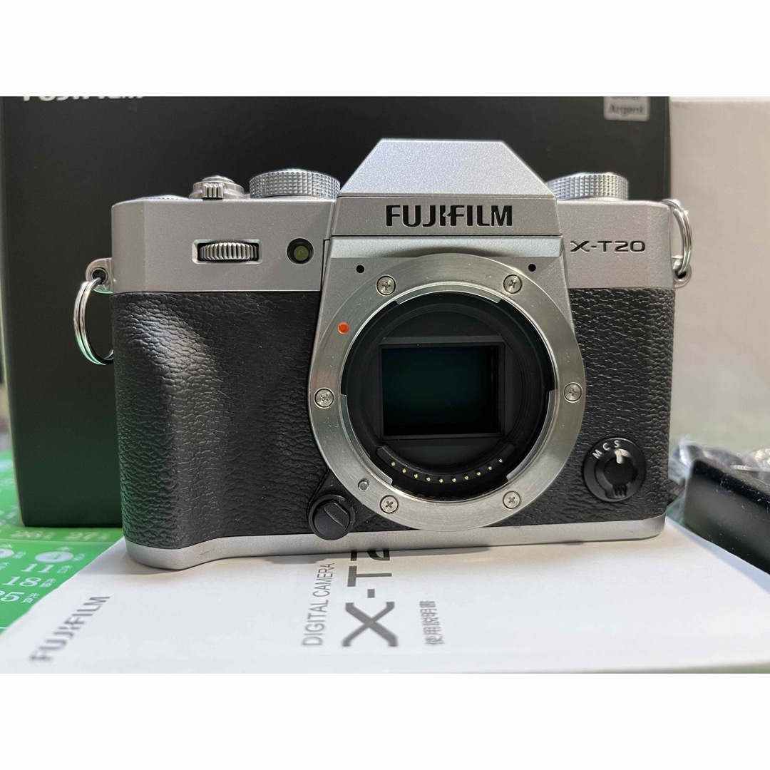 富士フイルム - FUJI FILM X−T20 SILVERボディの通販 by よもぎ's