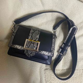 アズールバイマウジー(AZUL by moussy)のAZUL by moussyパイソン柄　ショルダーバッグ(ショルダーバッグ)