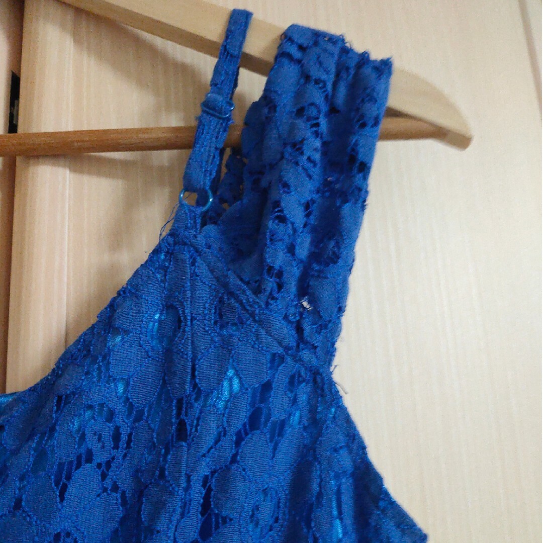 青い花のキャミソール レディースのトップス(キャミソール)の商品写真