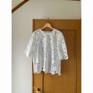 ザラ(ZARA)の【最終価格】ZARA WOMAN 花柄 カジュアル トップス(カットソー(半袖/袖なし))