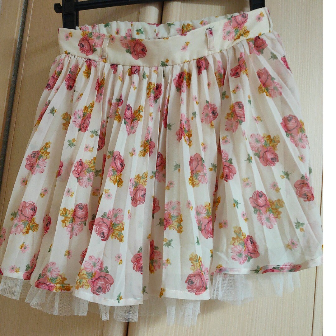 花柄ミニスカート レディースのスカート(ミニスカート)の商品写真