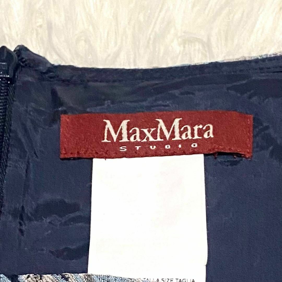 Max Mara(マックスマーラ)の美品　MaxMara 花柄　ワンピース  タックプリーツ フレア 44サイズ レディースのワンピース(ひざ丈ワンピース)の商品写真