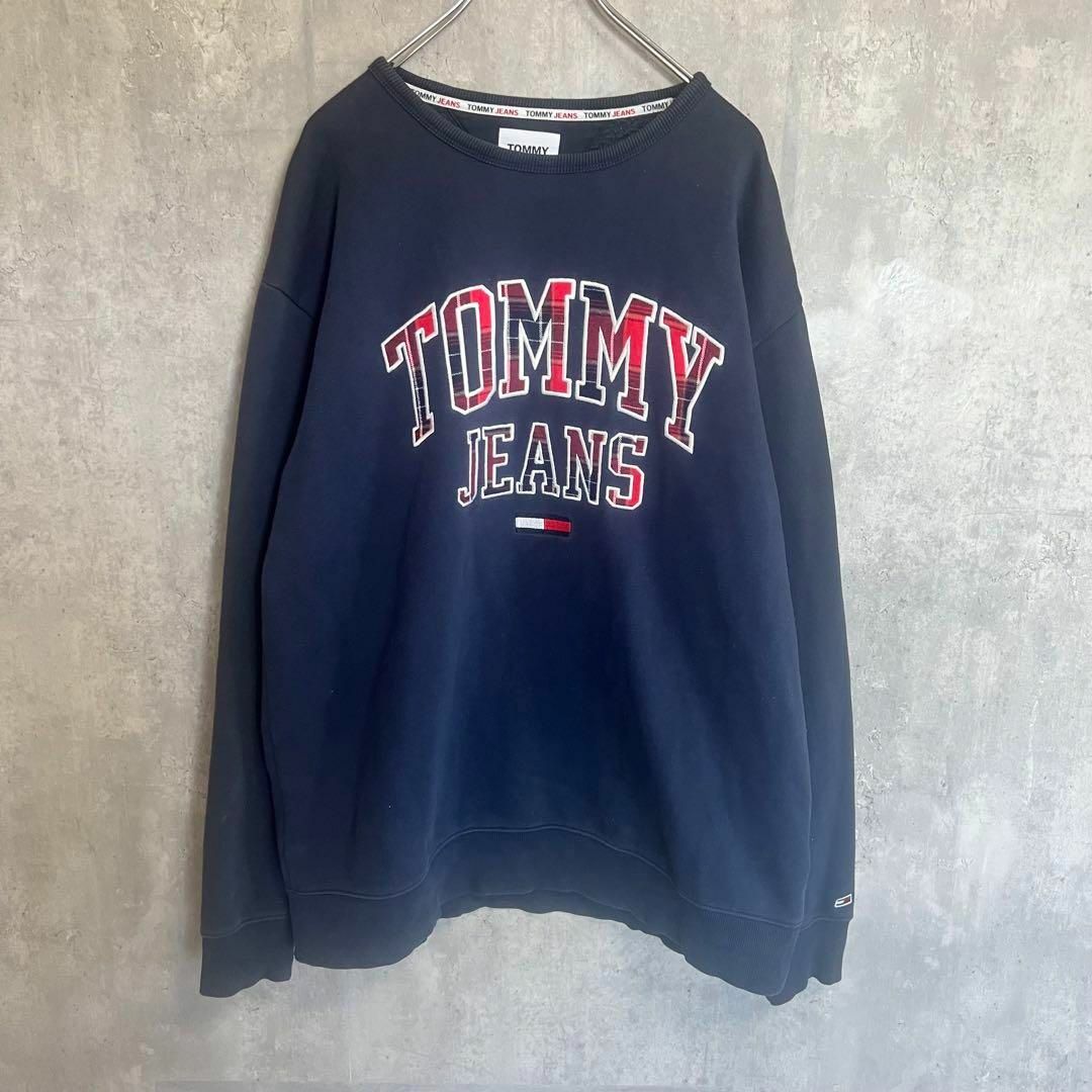 TOMMY JEANS(トミージーンズ)の【アーチロゴ】TOMMY JEANS 刺繍ロゴ スウェット ネイビー チェック メンズのトップス(スウェット)の商品写真