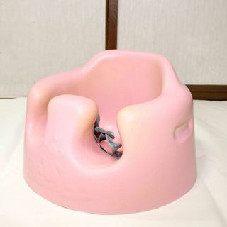 バンボ(Bumbo)のBumbo バンボ◆ベビーソファー◆腰ベルト付◆まっすぐにすわってふんわりロック(その他)