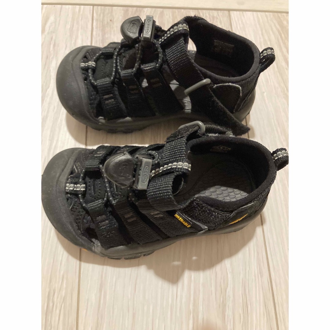 KEEN(キーン)のブラック　KEEN サンダル　キッズ15cm キッズ/ベビー/マタニティのキッズ靴/シューズ(15cm~)(サンダル)の商品写真