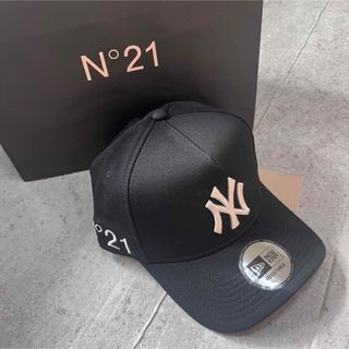 完売品 N°21×NEWERA×MLB コラボ ヤンキースキャップ グレー - キャップ