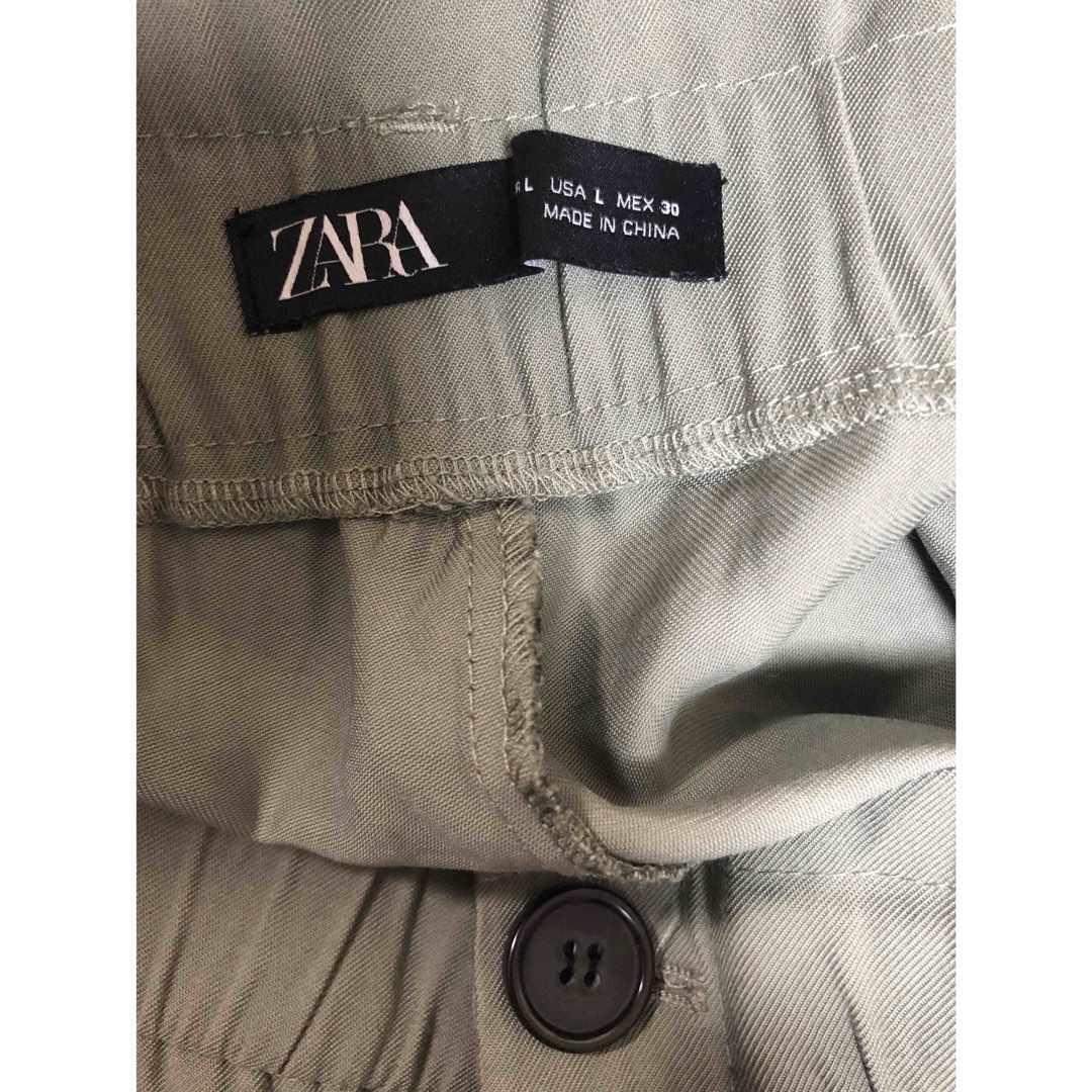 ZARA(ザラ)のZARA ウエストゴム カジュアルパンツ カーキ Lサイズ フォロー割引あり レディースのパンツ(カジュアルパンツ)の商品写真