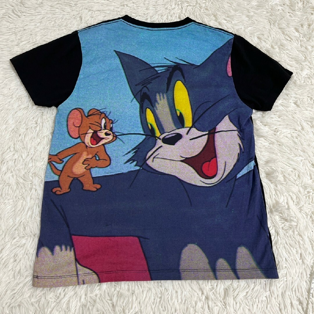 Design Tshirts Store graniph(グラニフ)のgraniph トムとジェリー　Tシャツ　半袖　プリント　S メンズのトップス(Tシャツ/カットソー(半袖/袖なし))の商品写真