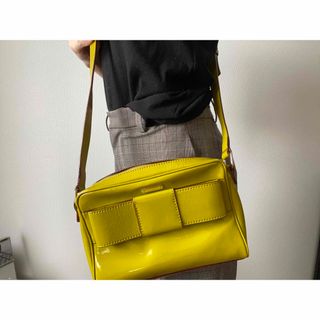 ケイトスペードニューヨーク(kate spade new york)の【 kate spade new york】リボンショルダーバック　エナメル(ショルダーバッグ)