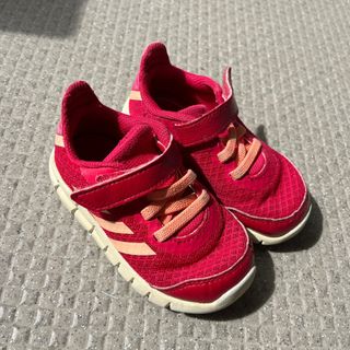 アディダス(adidas)のadidasスニーカー(スニーカー)