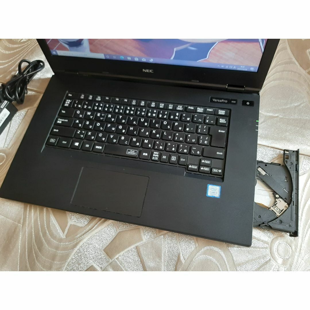 AKW05 NEC VKT16 8世代 i5 8365U 256GB/SSD 8