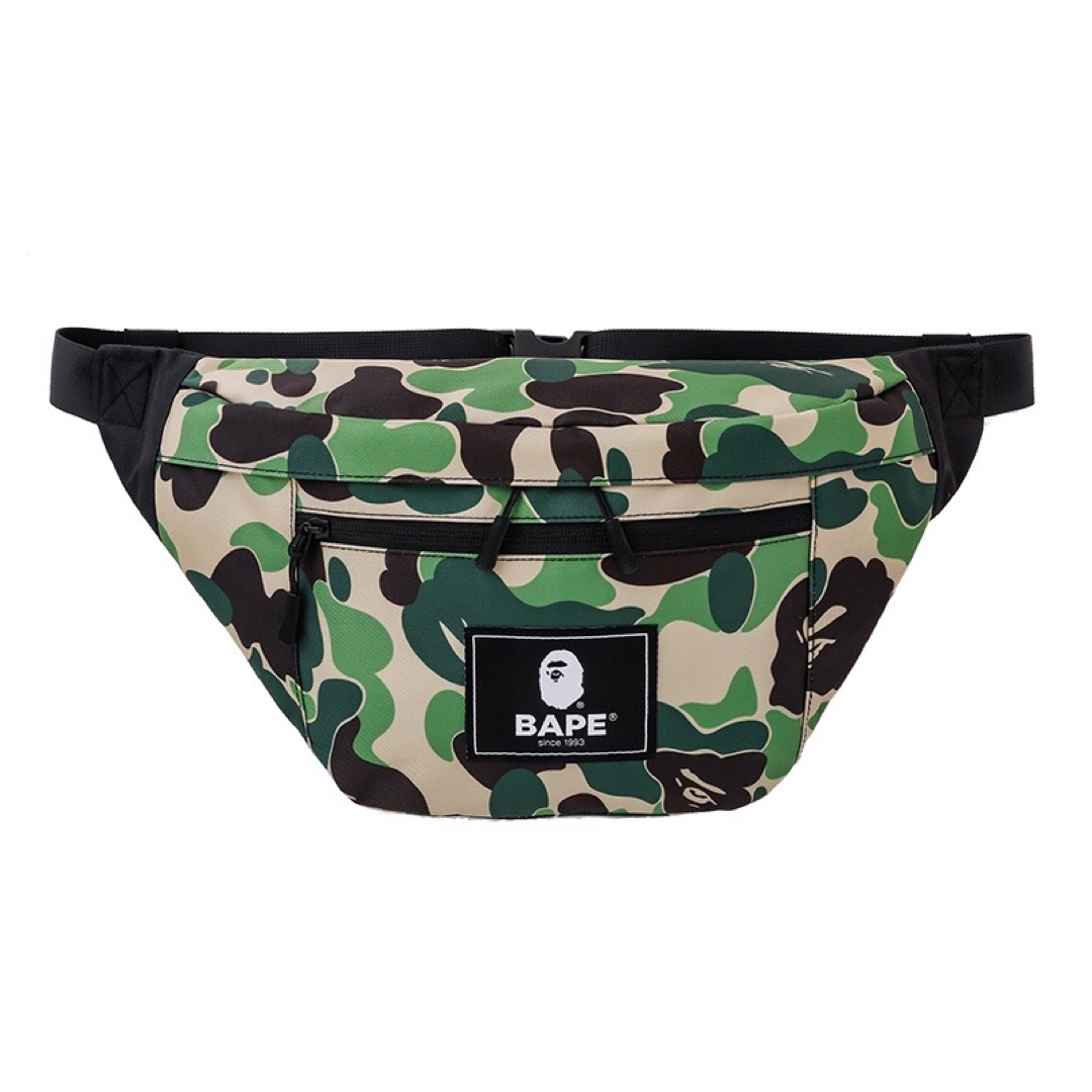 A BATHING APE(アベイシングエイプ)のBAPE◆A BATHING APE／◆迷彩大容量ボディバッグ◆付録品ノベルティ メンズのバッグ(ボディーバッグ)の商品写真