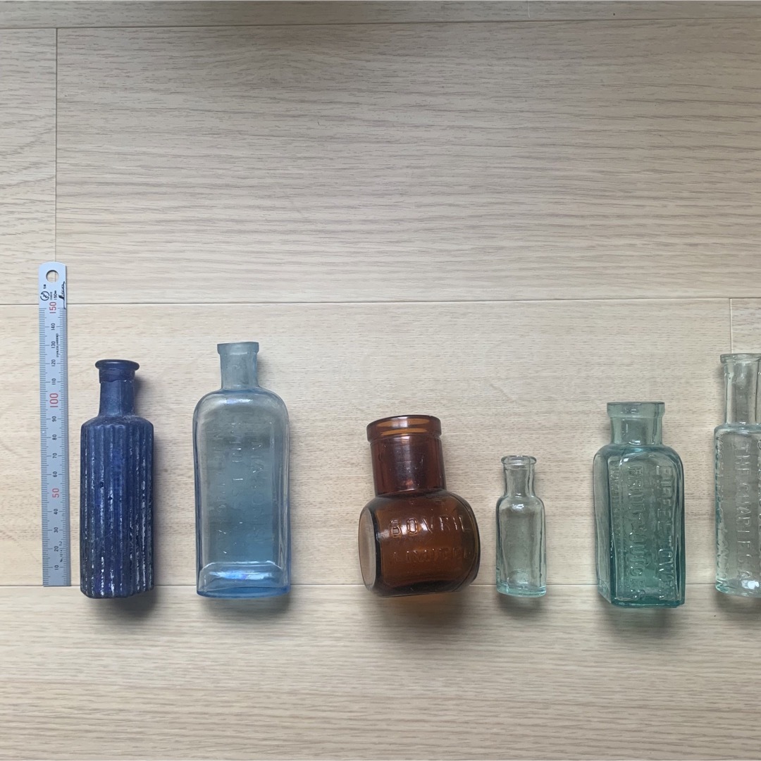 アンティーク ガラス瓶6種 エンタメ/ホビーの美術品/アンティーク(ガラス)の商品写真